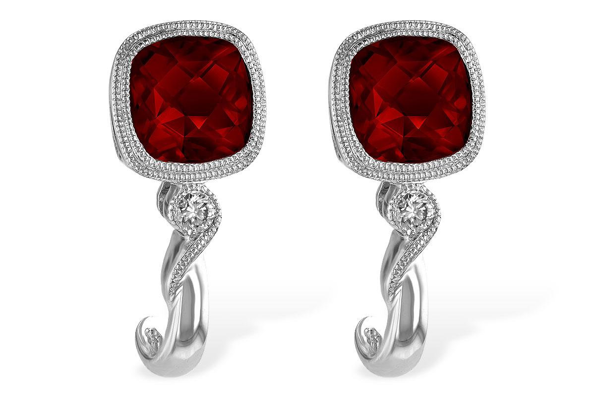 B184-25621: EARRINGS 2.36 GARNET 2.40 TGW