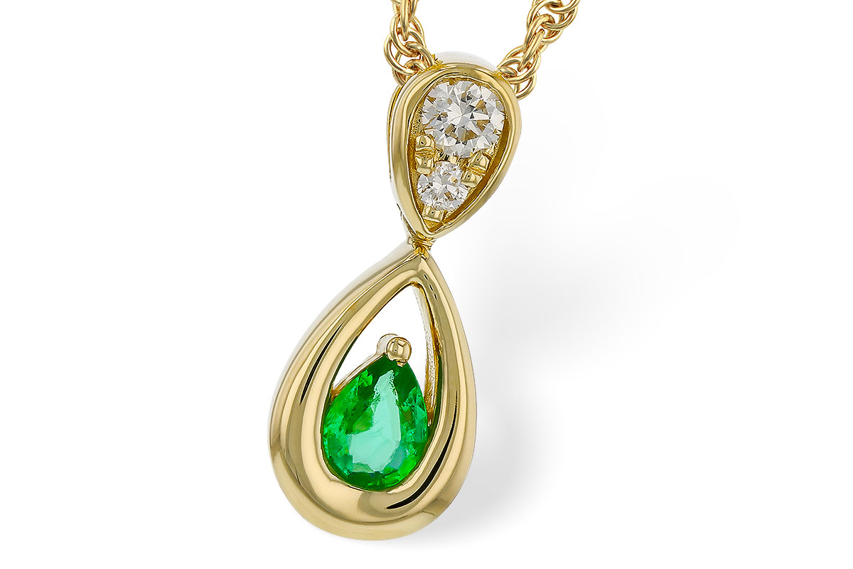 C275-12867: NECKLACE .10 EMERALD .16 TGW (4x3 EMER)