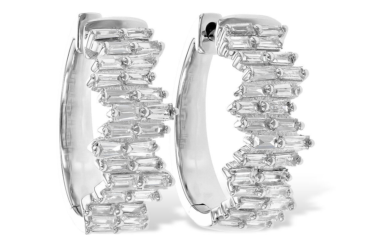 E190-59257: EARR .70 TW BAGUETTE DIAS