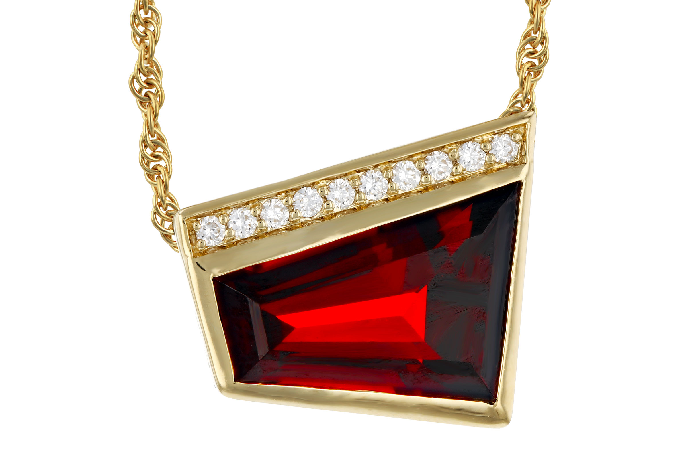 K276-01966: NECKLACE 3.92 GARNET 4.00 TGW